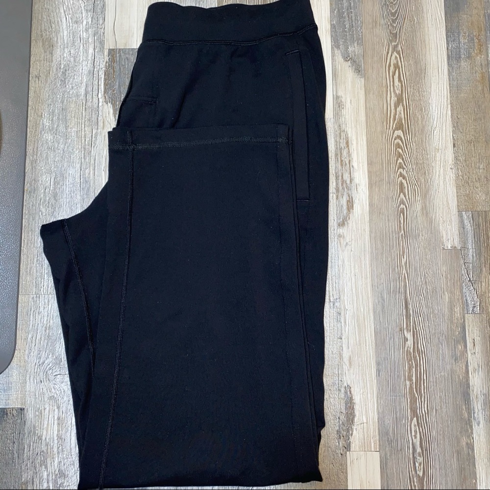Men’s Lululemon Athletica sweat pants. Size XL